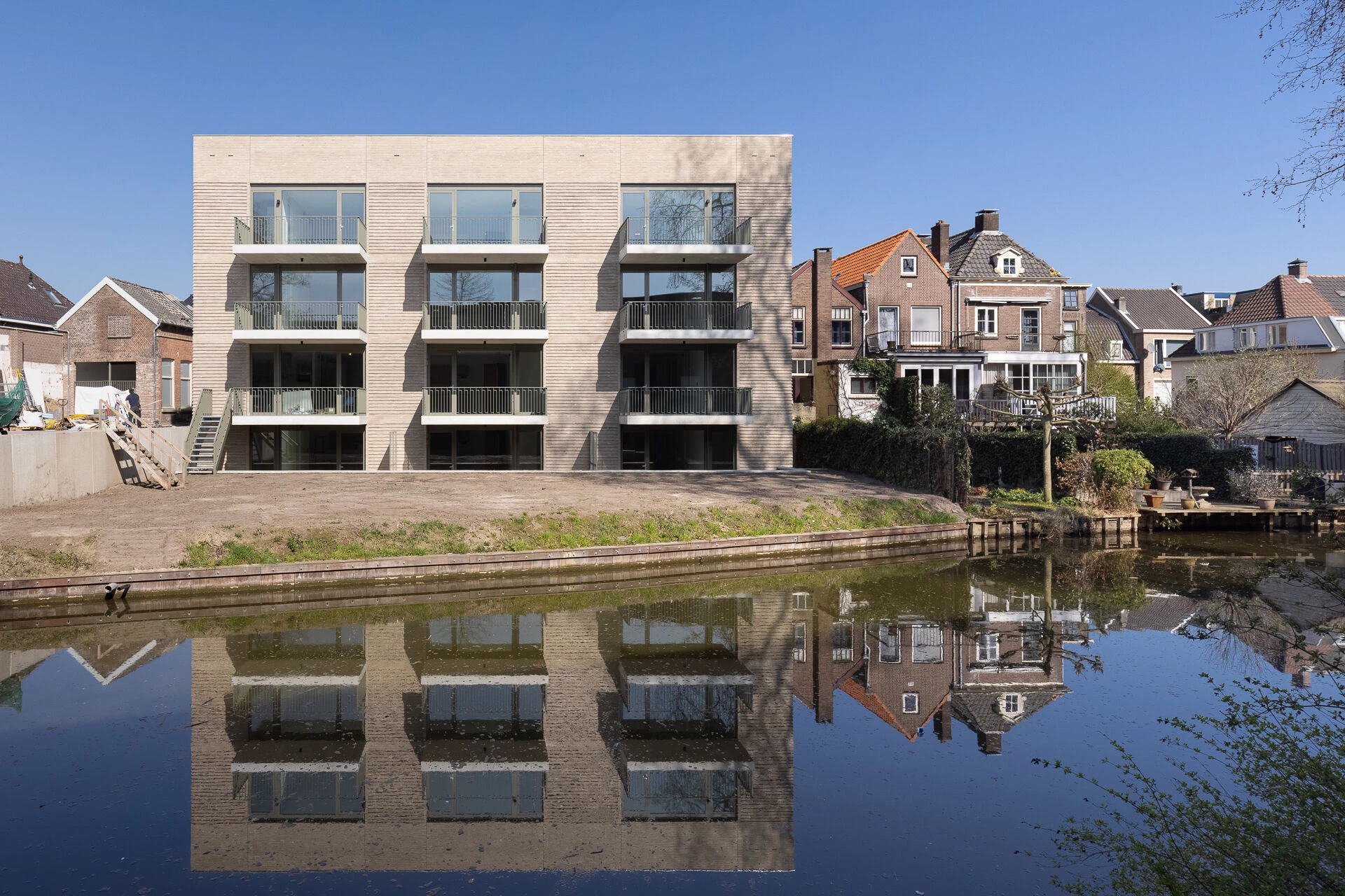 荷兰 Tiel 的 De Ark Tiel 公寓丨Zecc Architecten-10