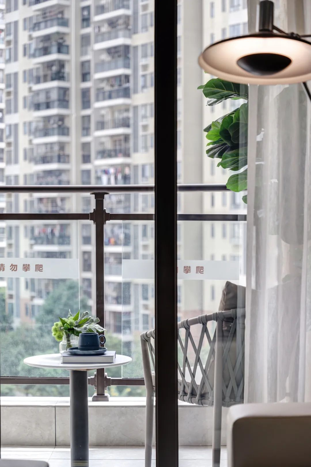 深圳碧桂园观麓花园 | 89㎡现代潮居,星际熊点缀克莱因蓝空间-29