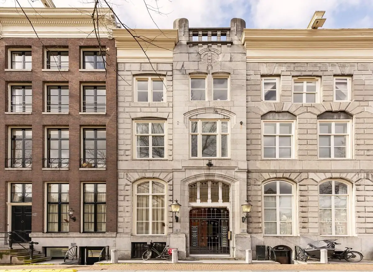 阿姆斯特丹古典运河公寓 | 古老建筑中的现代魅力-21