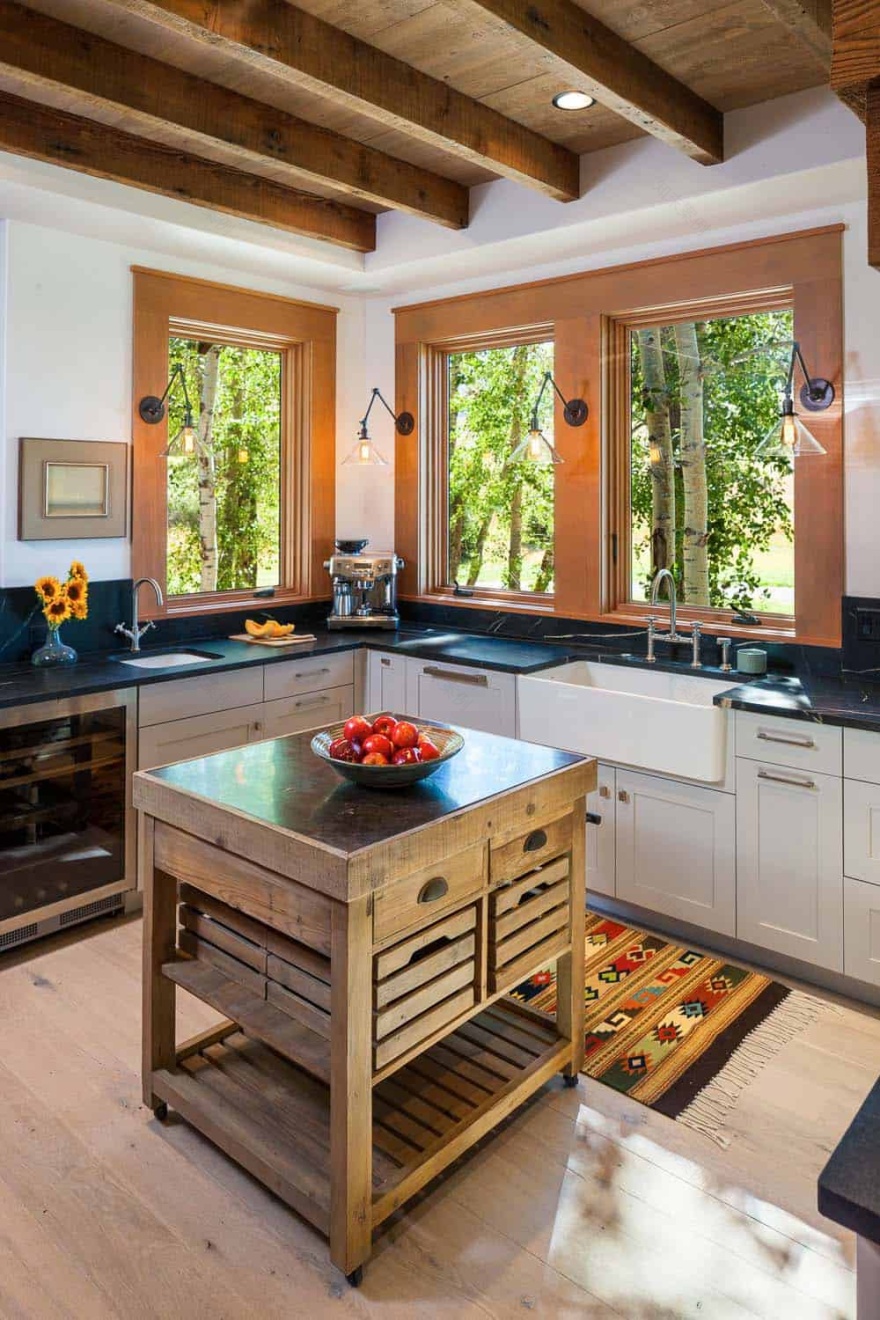 Breathtaking Montana mountain retreat in harmony with the environment-13