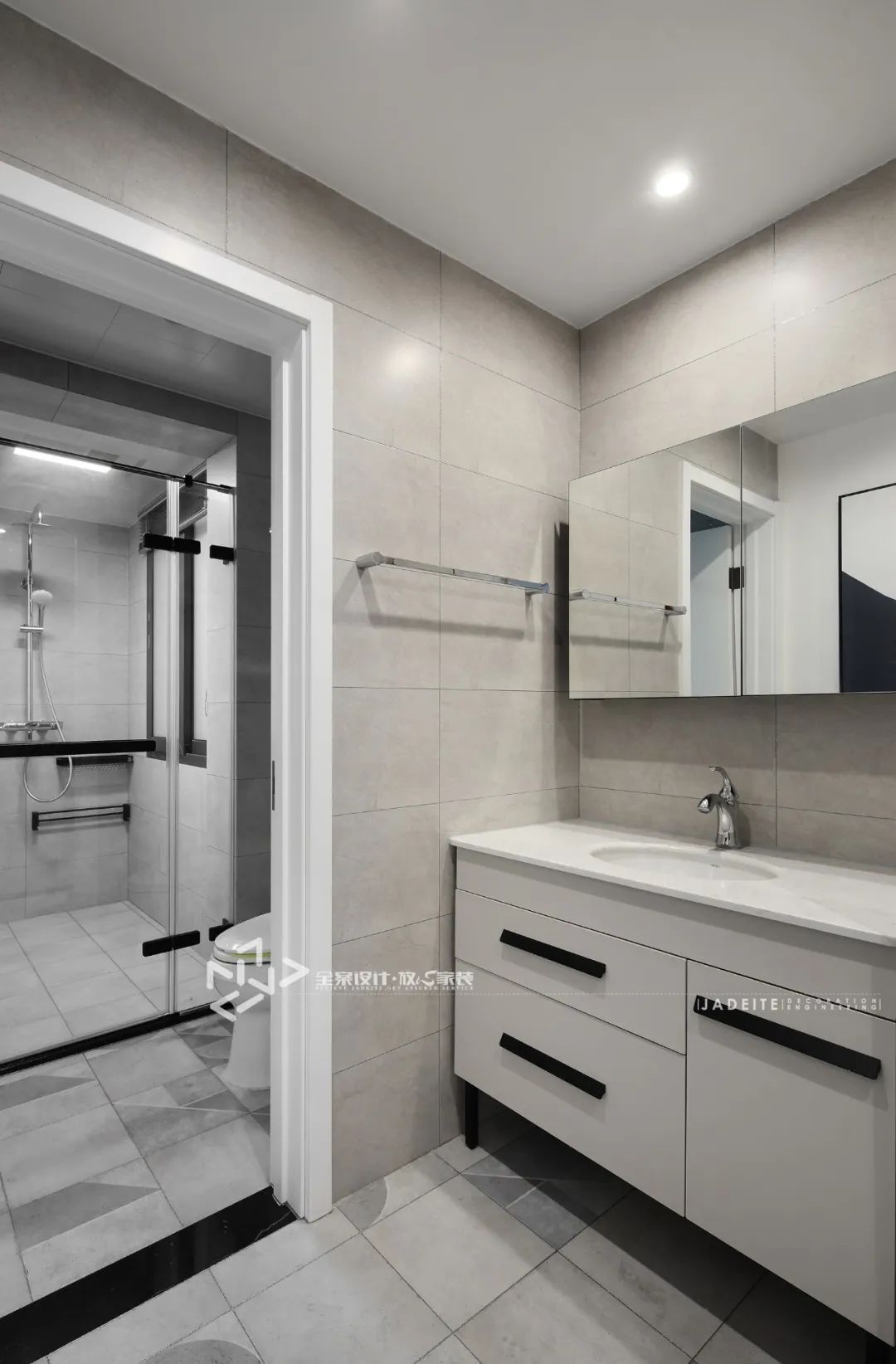 85㎡现代黑白灰,单身小哥哥的简洁时尚之家-75