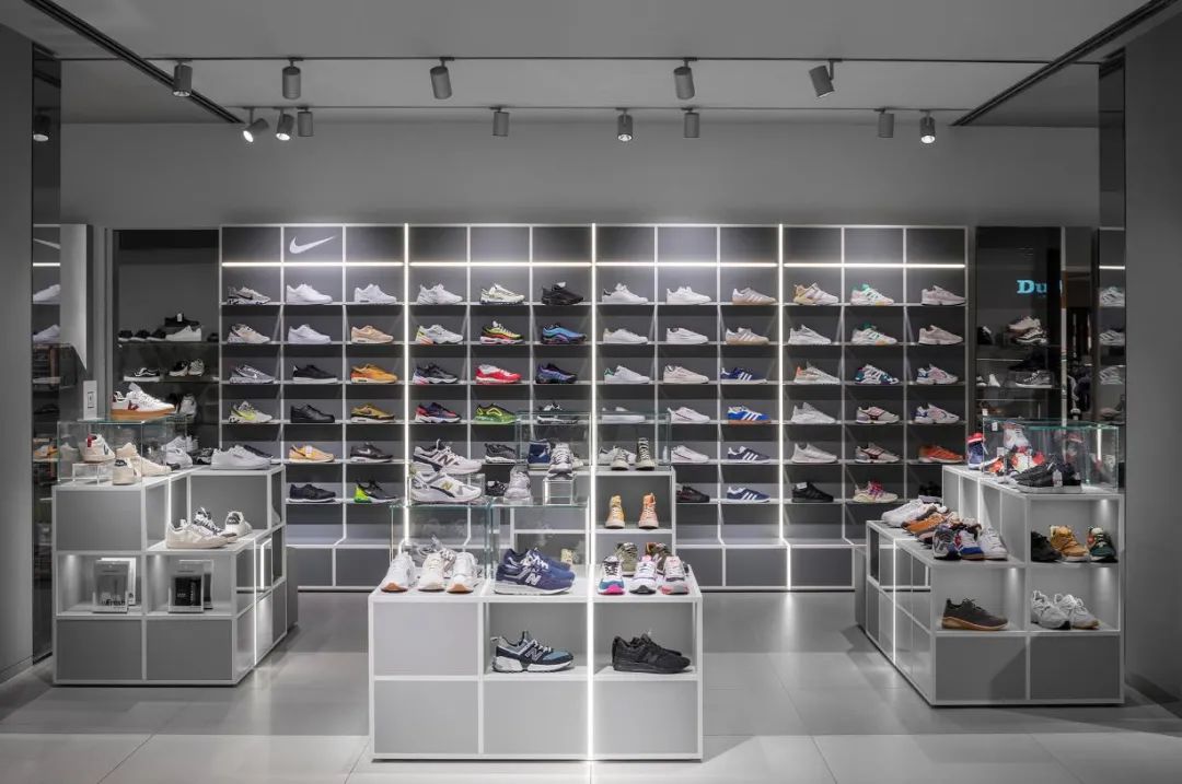 荷兰 DE BIJENKORF 商场男士区设计 | i29-11