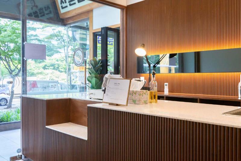 首尔 8 坪咖啡厅 精致室内设计展现个性魅力-12