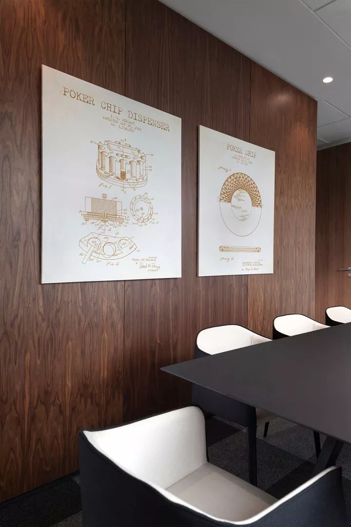 Stars Group 索非亚办公室 | 暗黑主题下的多元化空间设计-18