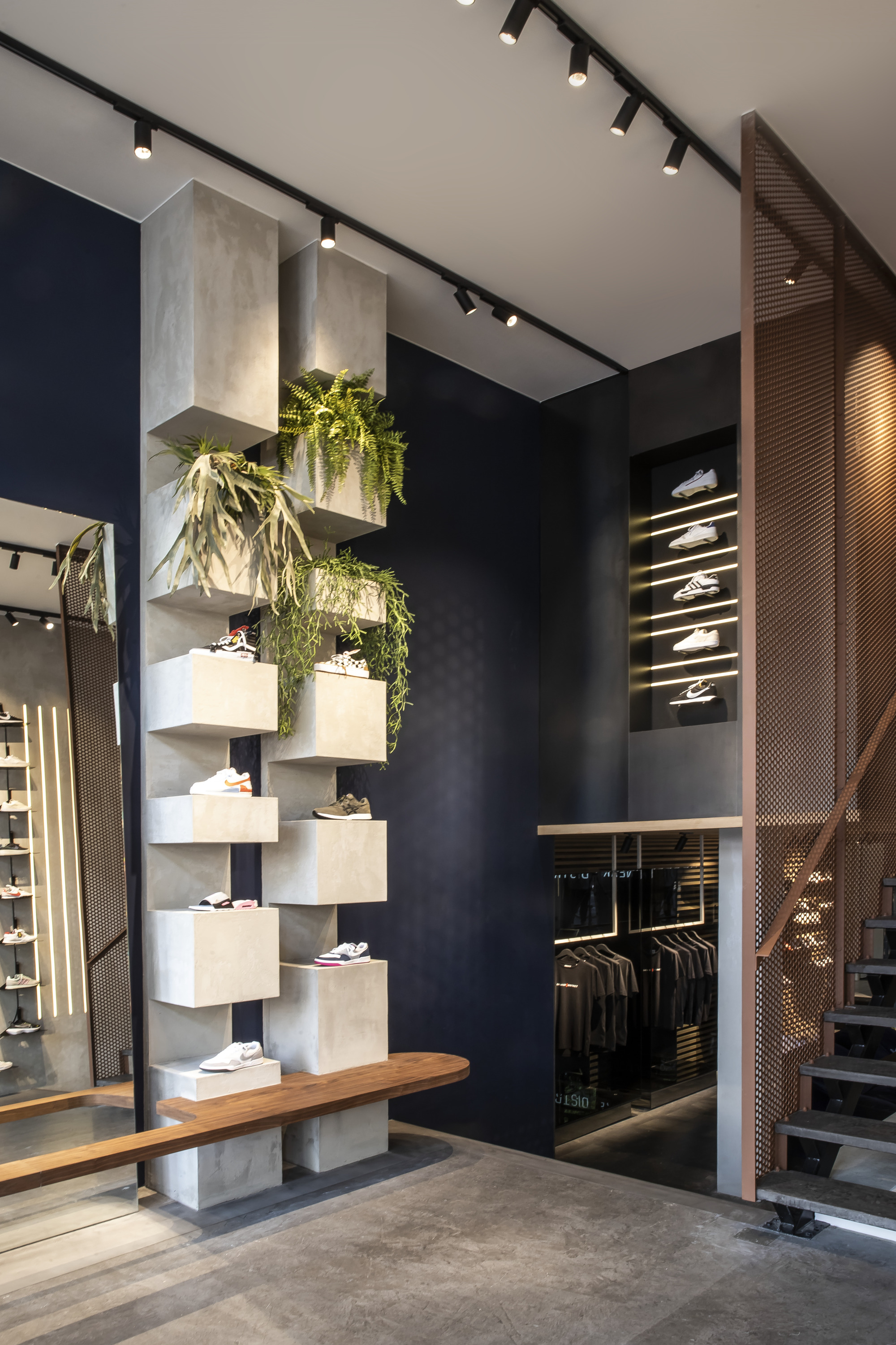 荷兰阿姆斯特丹运动鞋商店设计丨Barde + vanVoltt-34