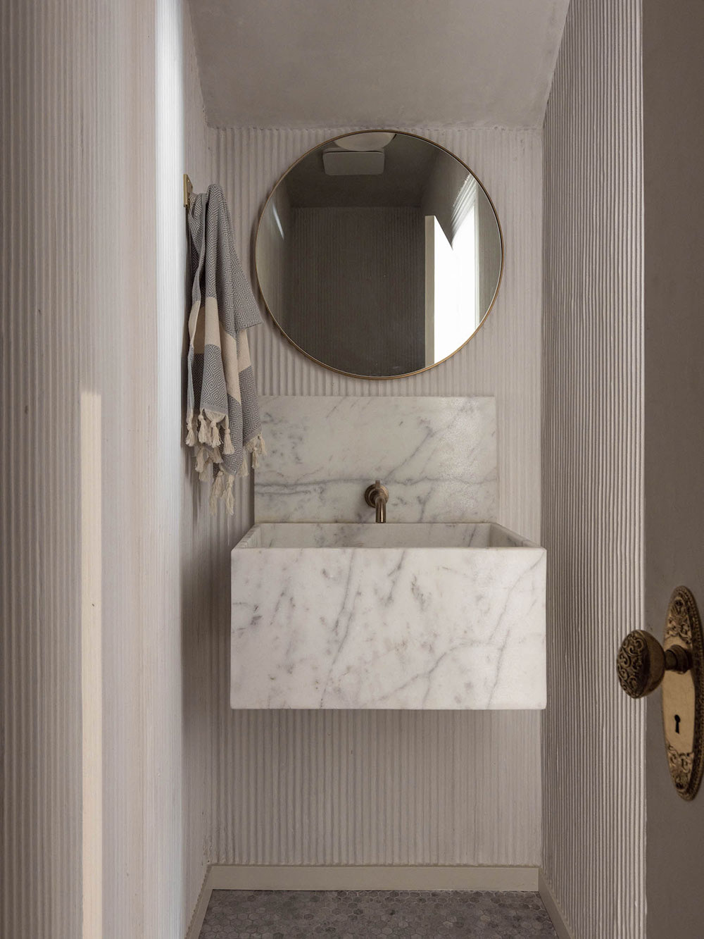 旧金山轻盈现代的百年镇屋改造-10