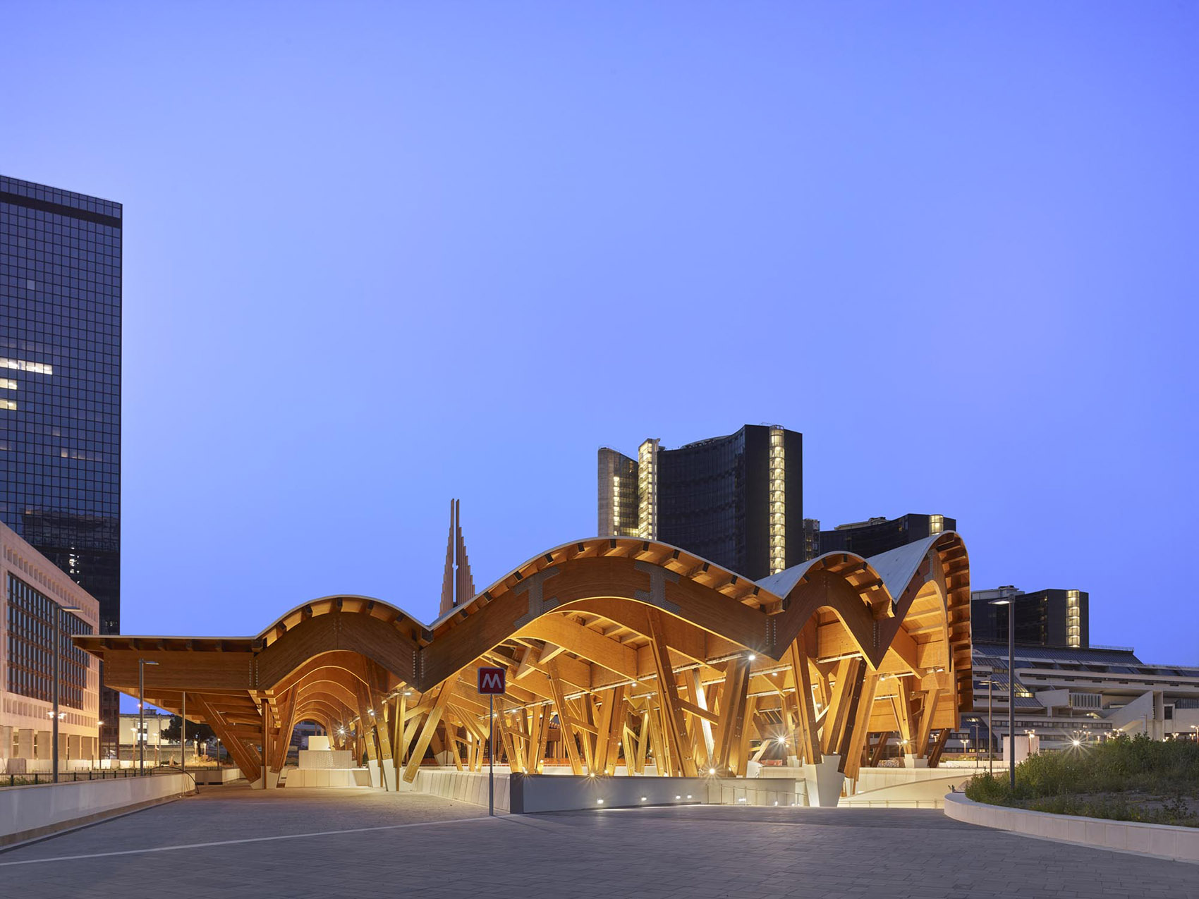 那不勒斯中央商务区车站丨意大利那不勒斯-58