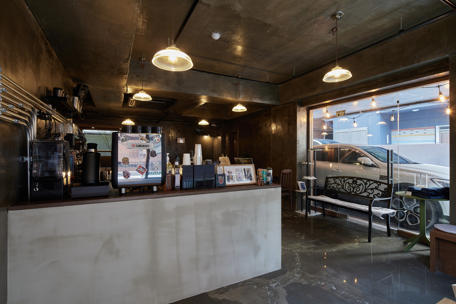 极简风格的 19 平手冲咖啡吧设计-4