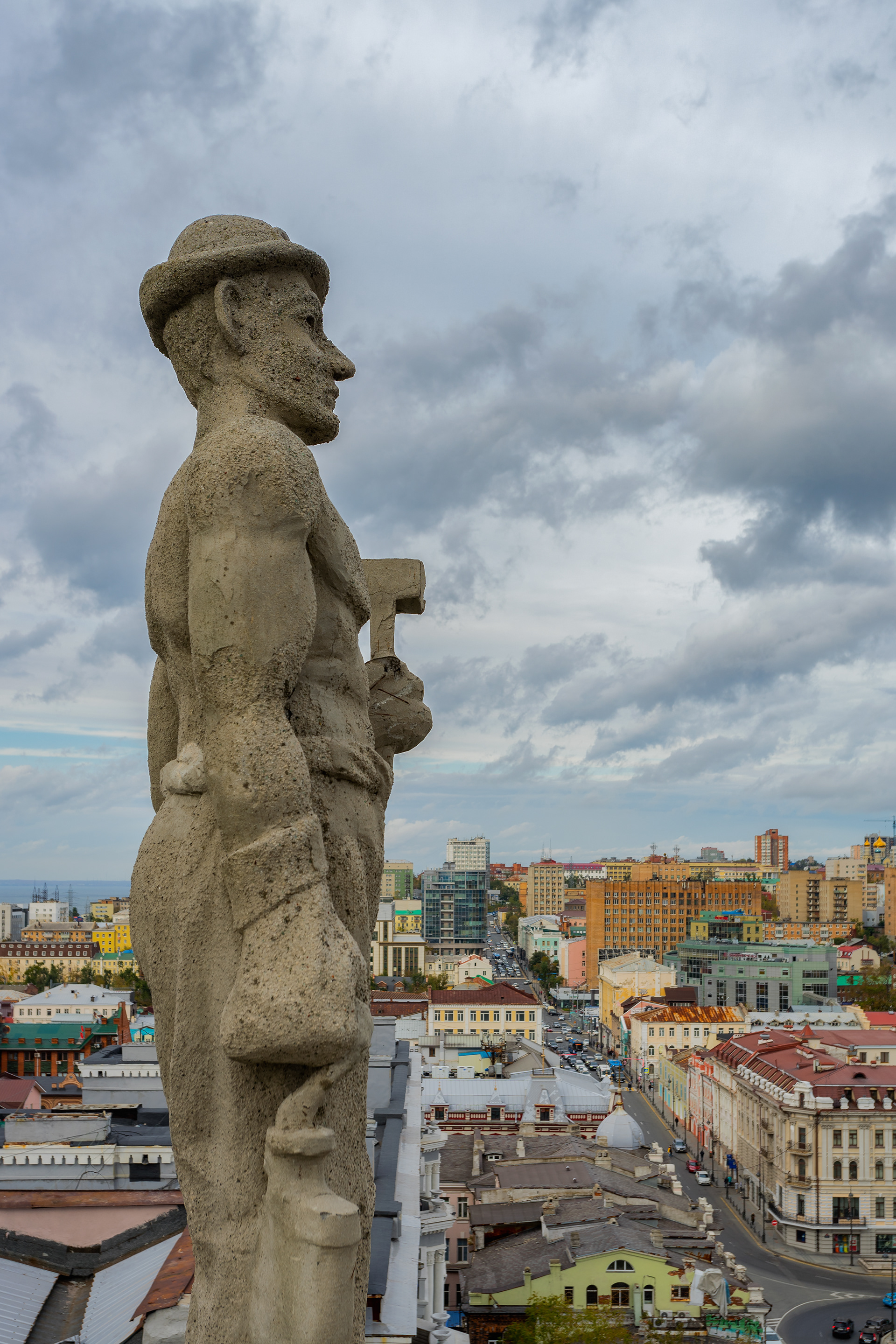 “灰马”房屋屋顶雕塑丨俄罗斯丨KIRILL TSYBENKO-7