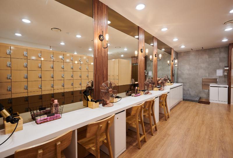 简约 295 平健身中心，black&wood 风格赏析-17