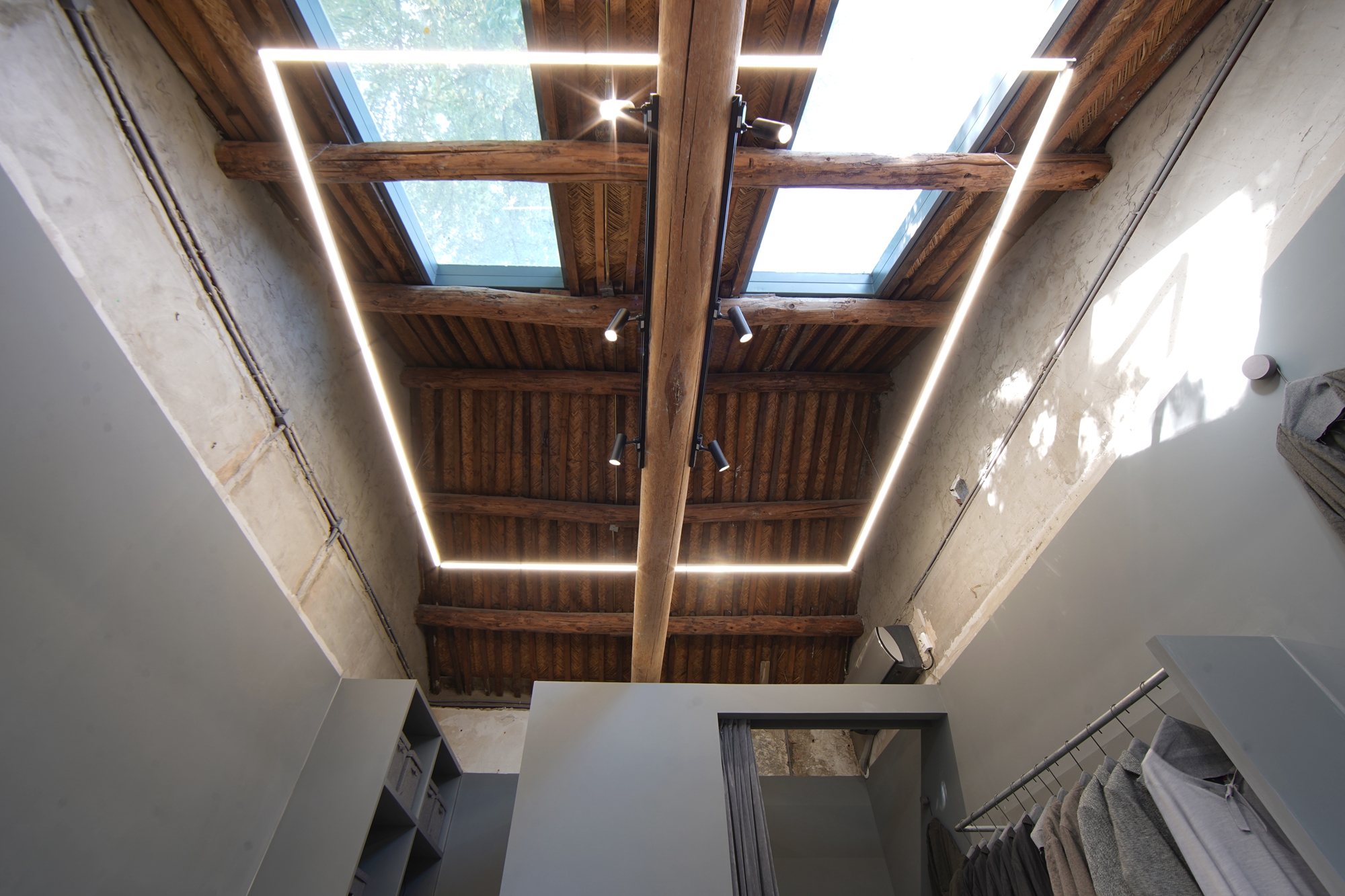 好白商店的“好灰”世界-9