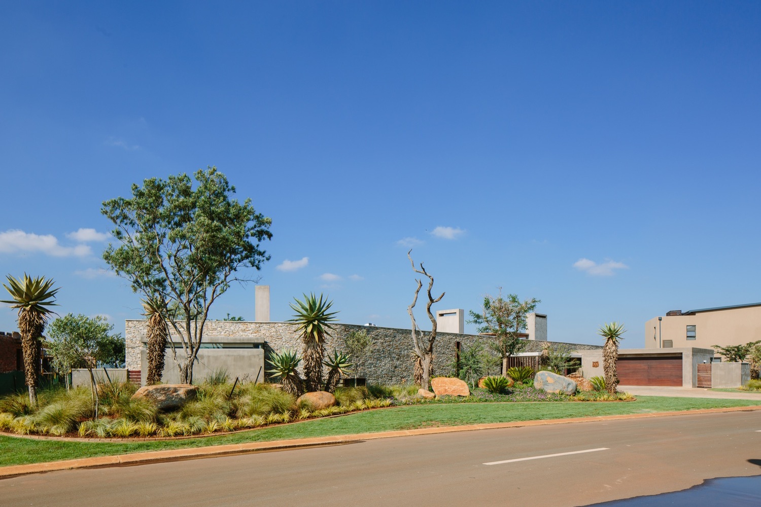 南非约翰内斯堡脊柱墙住宅——现代与自然的完美融合-48