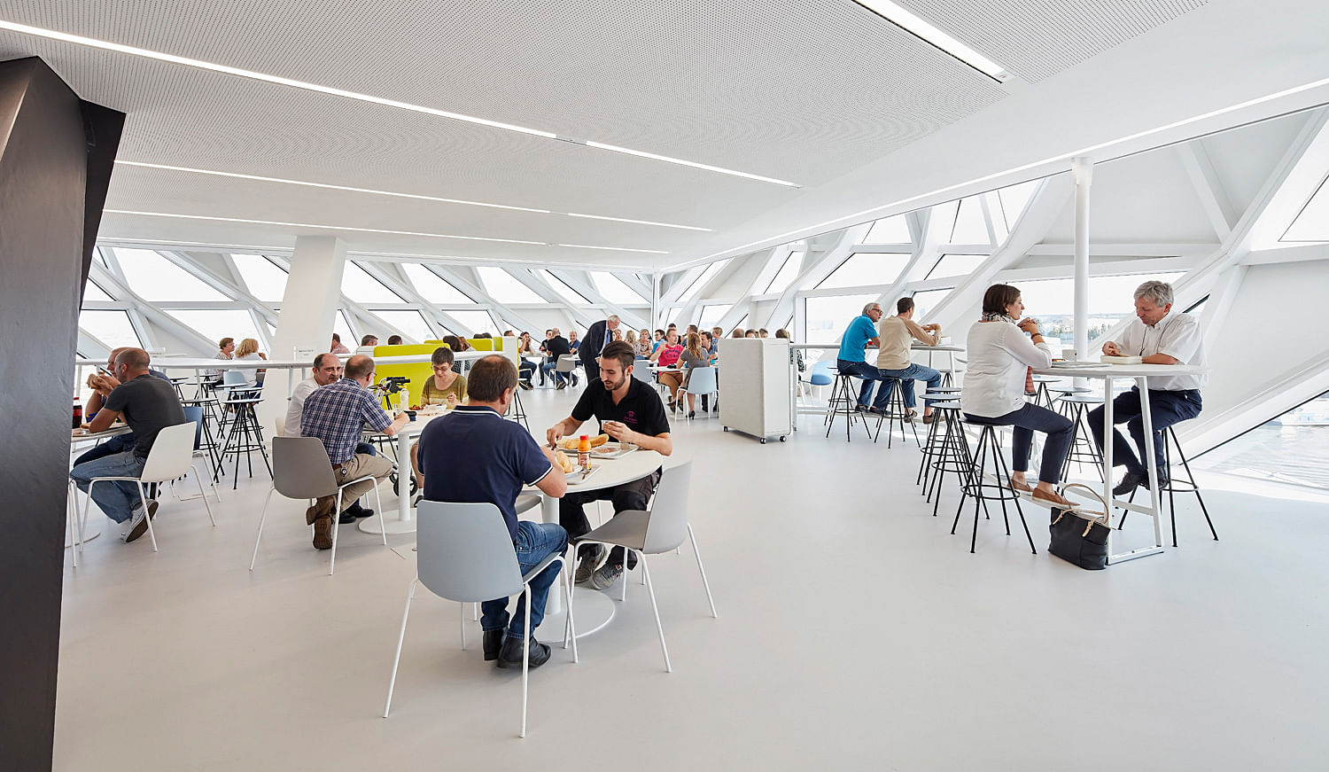 扎哈·哈迪德“漂浮”的安特卫普港口大厦丨比利时安特卫普丨扎哈·哈迪德建筑事务所（ZHA）-22