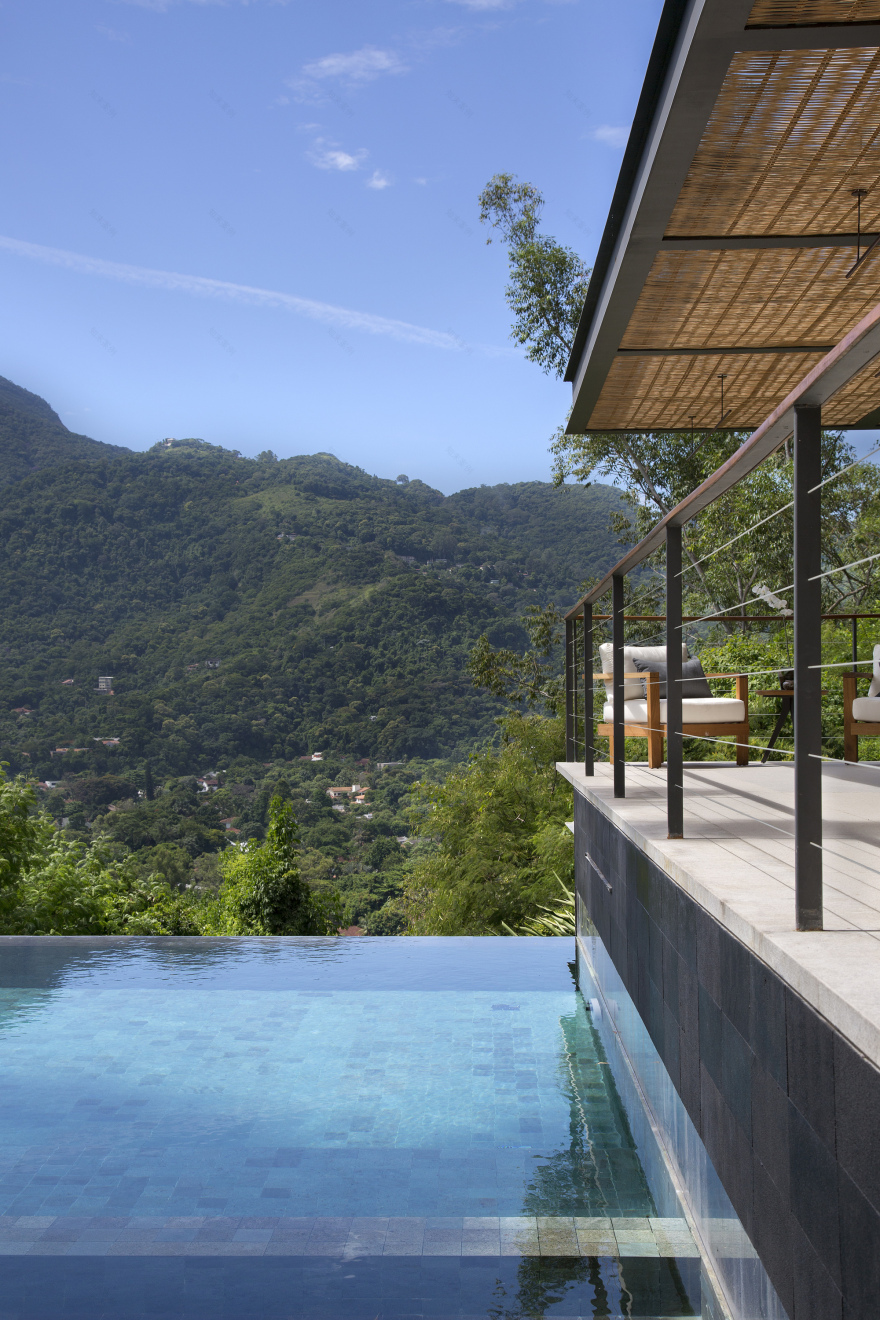里约热内卢绿意盎然的无界泳池别墅-16
