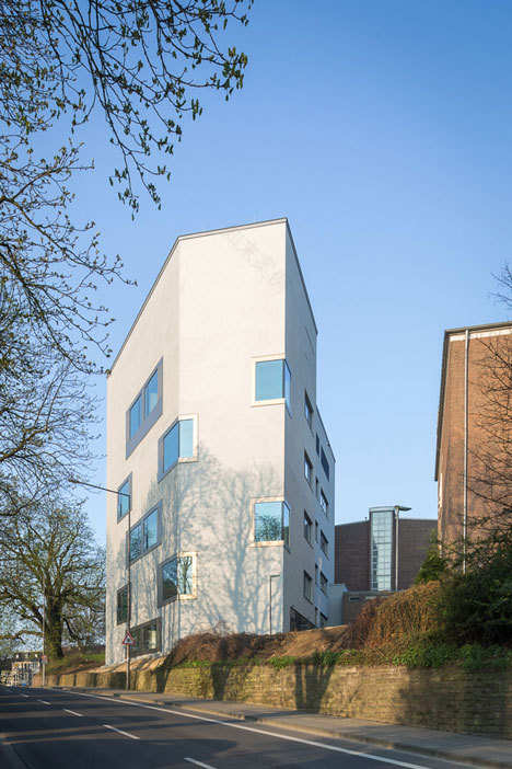 KSG adds textured walls to university chemistry lab in Aachen-4