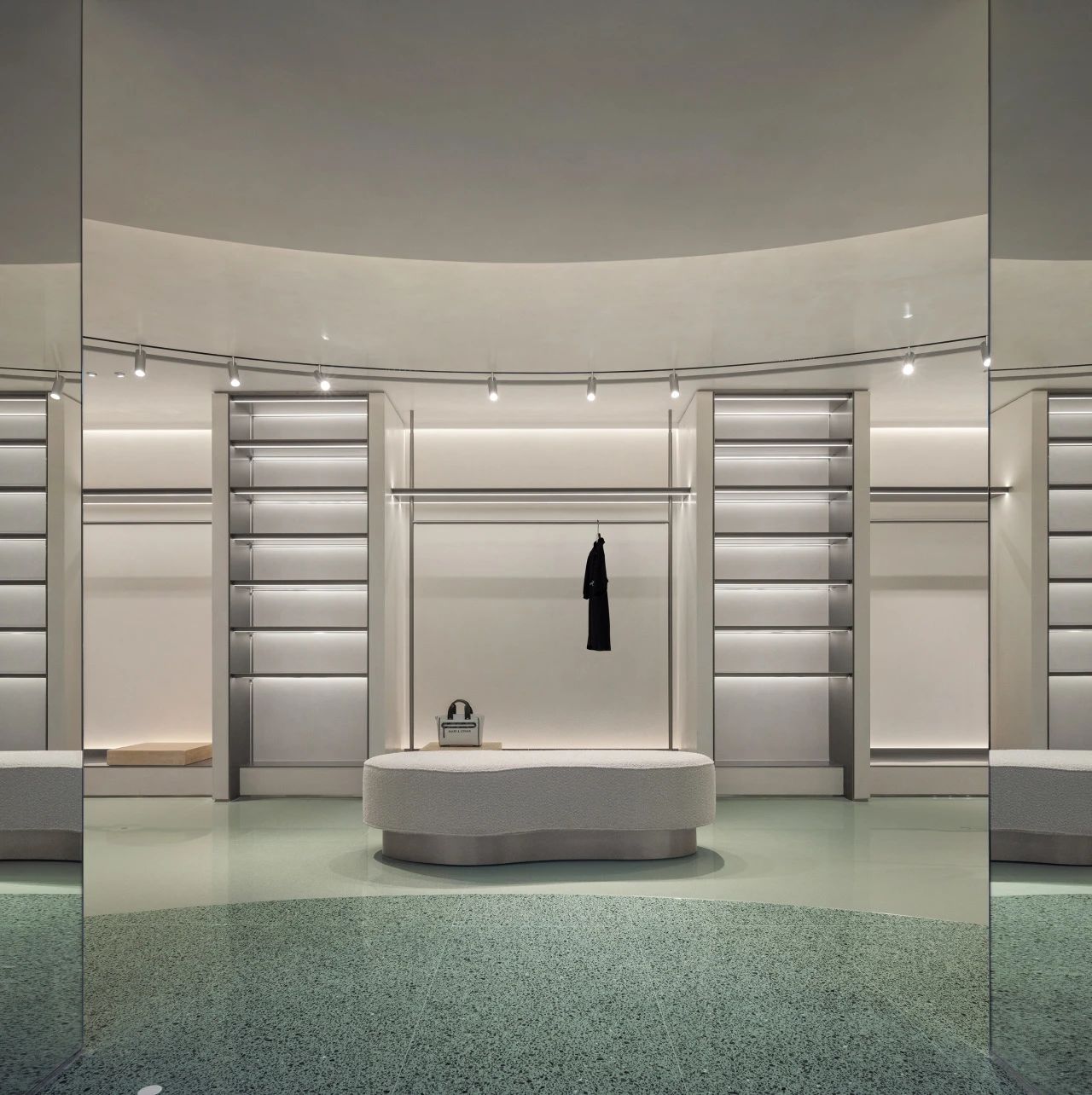 Mark Lona北京国贸旗舰店丨中国北京丨STUDIO 4,301-32