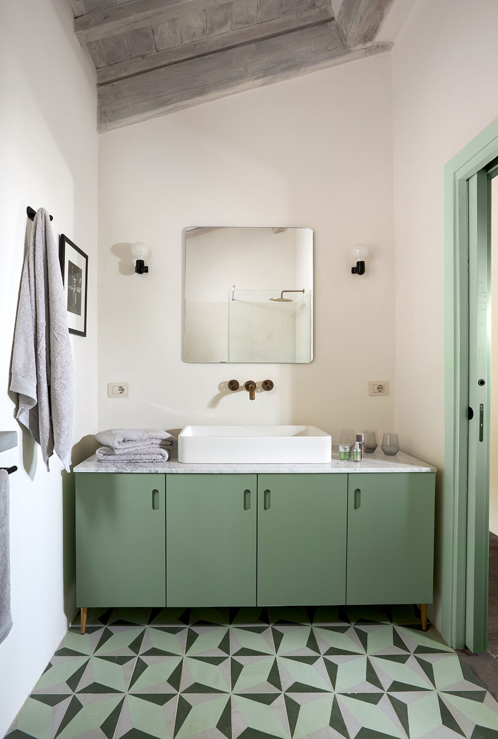 色彩斑斓的古老石制别墅 | 传统与现代的完美融合-23