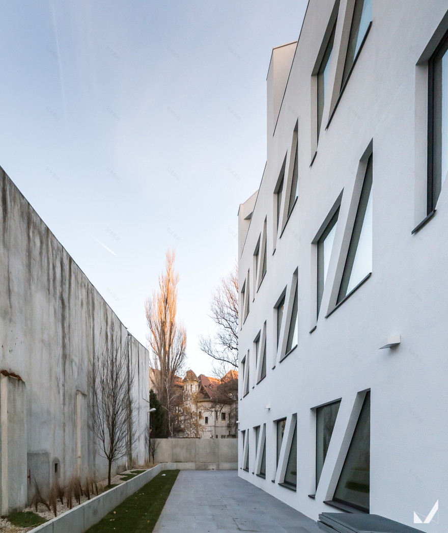 融合历史与现代的罗马尼亚 Oromolu 别墅室内设计-22