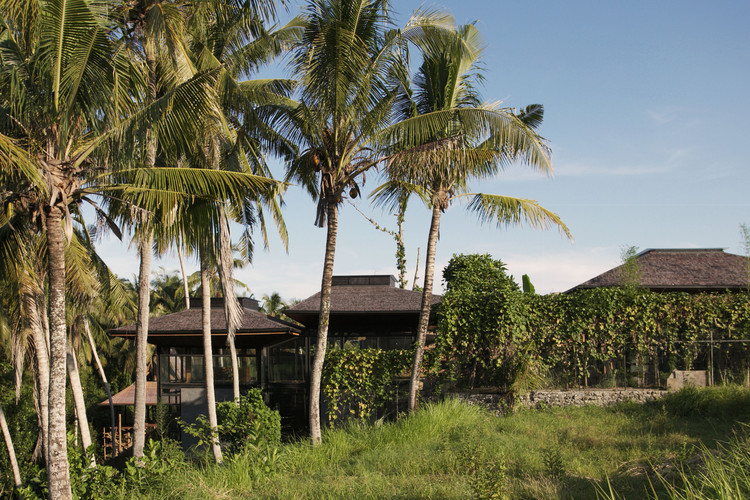 印尼 Ubud 丛林中的现代传统交融之家-2