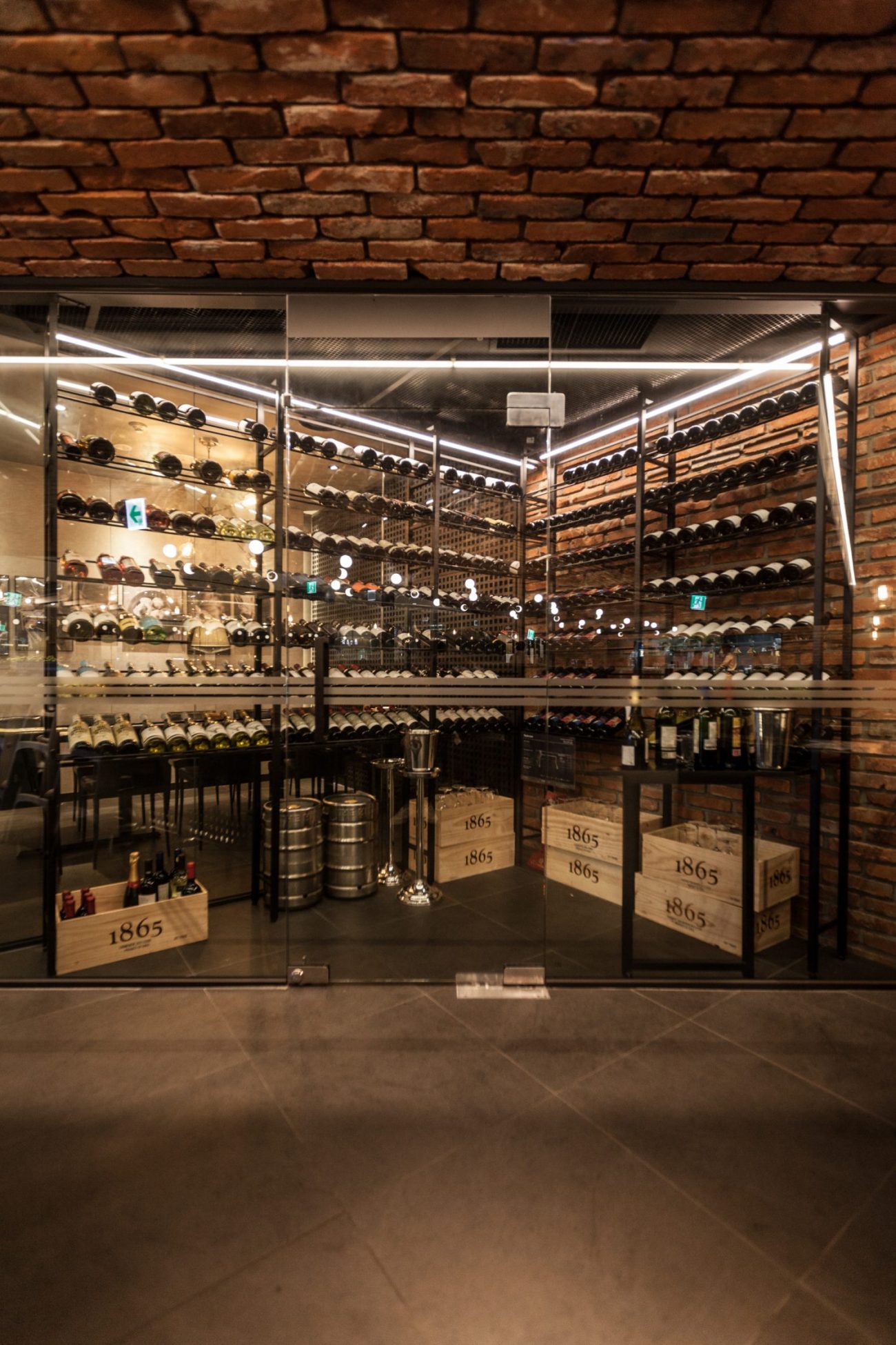 Mad For Garlic Pyeongtaek AK Plaza branch interior design-4