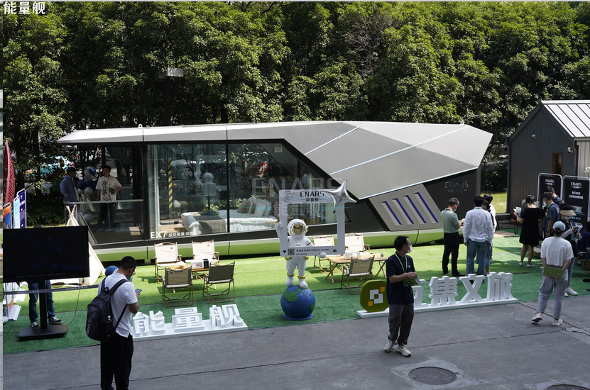 丰收之梦：景区网红太空舱民宿能量舰与乡村富庶的交融-1