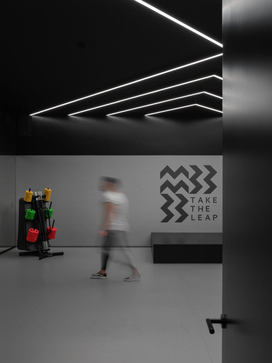 IMPULSE FITNESS 健身俱乐部丨葡萄牙丨Estúdio AMATAM-39