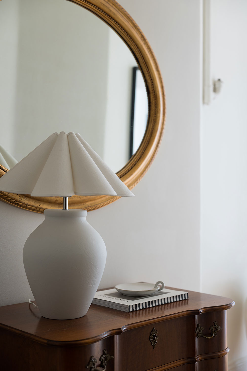 位于斯德哥尔摩带黑白厨房的优雅转角公寓-22