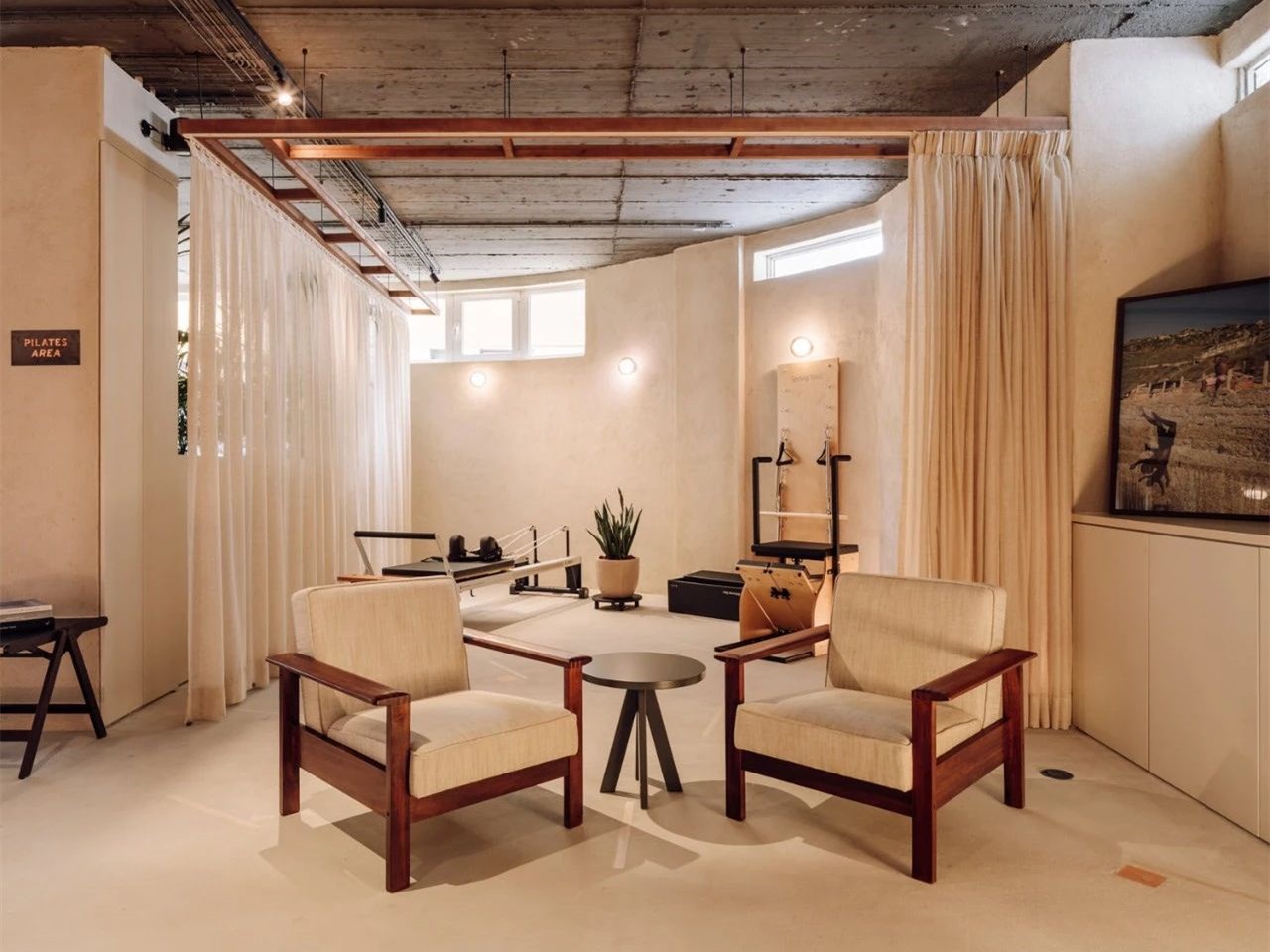 赤色温暖·健康俱乐部丨艺硕设计-2