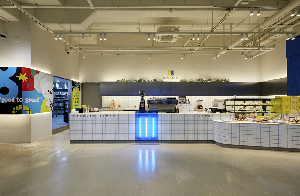 炫彩 GG 咖啡厅 | 视觉冲击与空间利用的完美结合-8