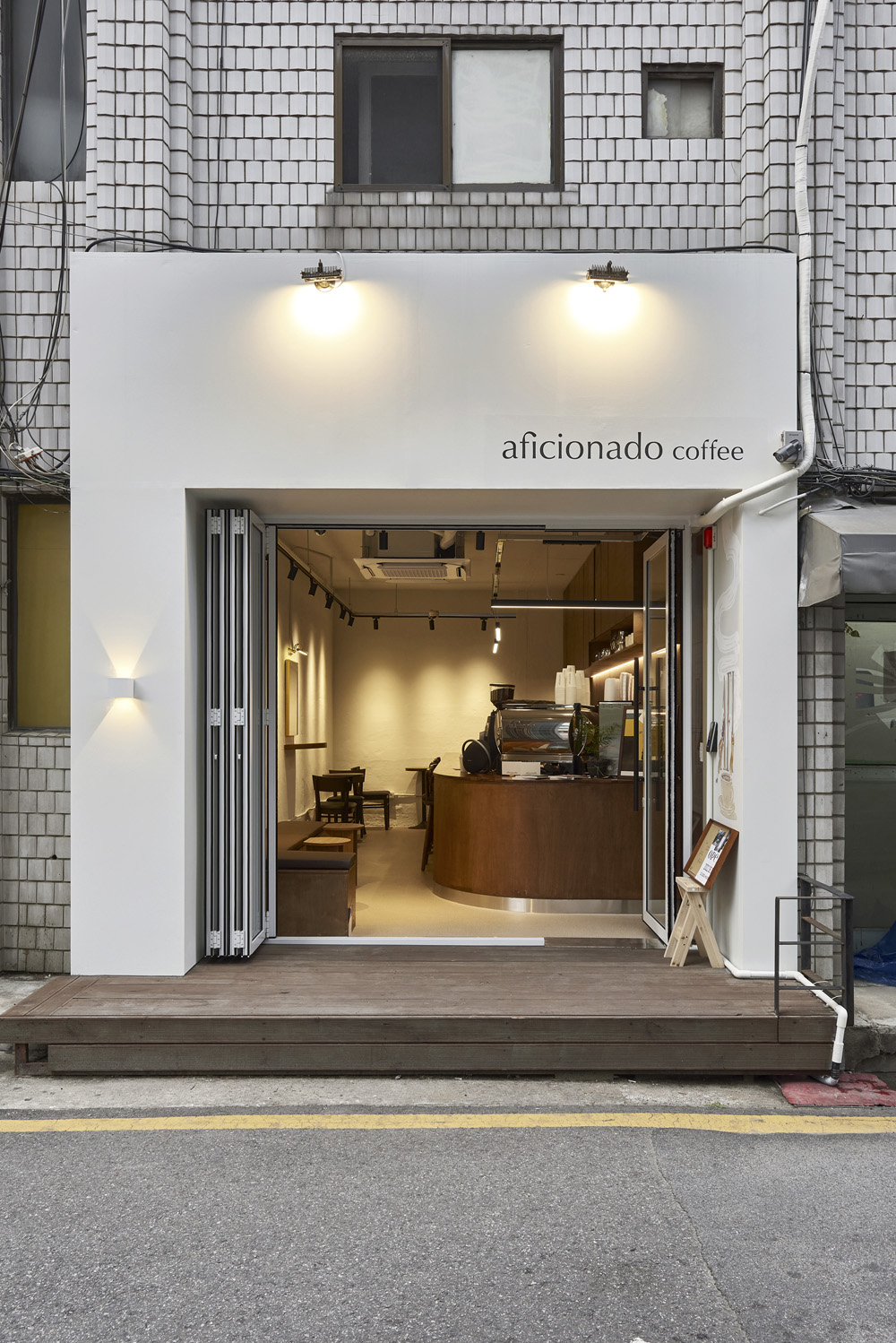 温馨 8 坪小户型，明亮光线照亮生活空间-2