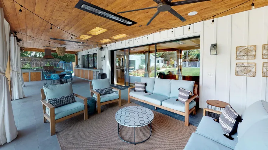 加州阳光下的现代农舍之家-8