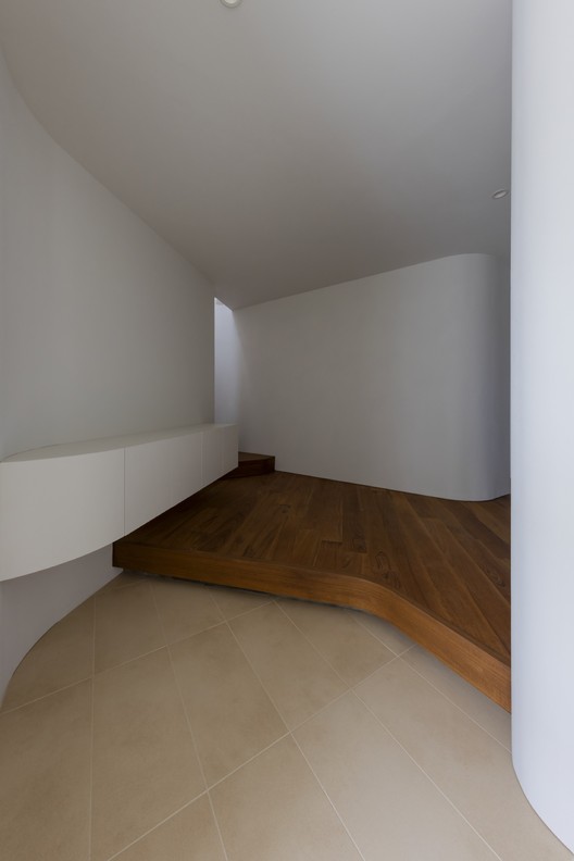 市中心的开放式木屋-15