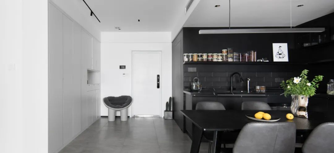 极简黑白灰空间丨姚轻轻-18