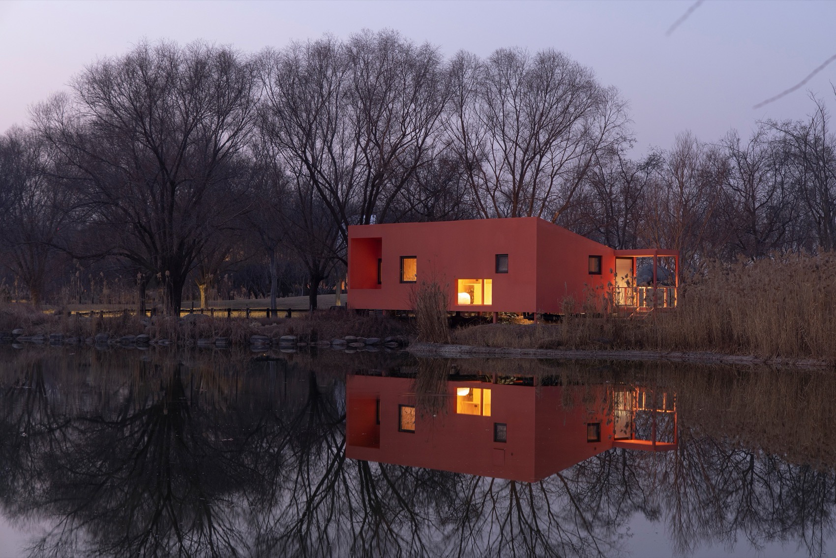 在水一方  [荒野之家 #138]丨中国郑州丨个个世界 Wiki World + 先进建筑实验室 AaL-90