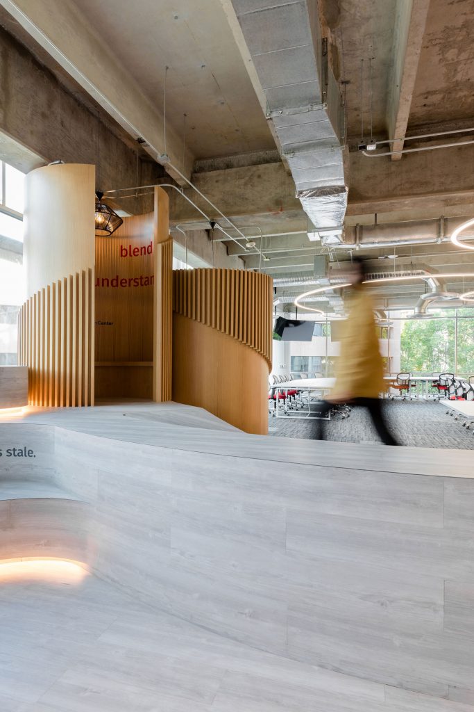 墨西哥办公室设计 | 开放空间促进合作-23