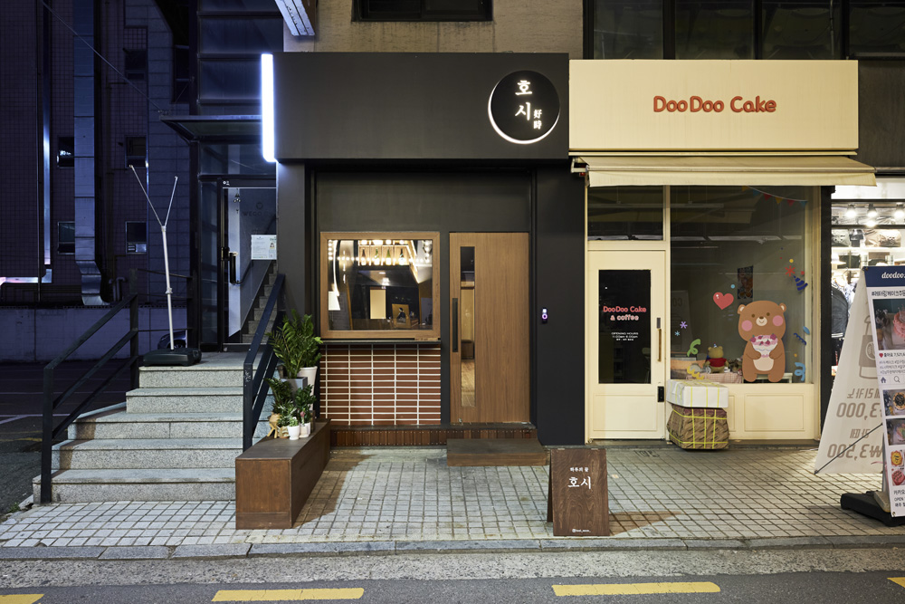 "高级黑的 15 平小户型室内设计，尽显奢华氛围"-2