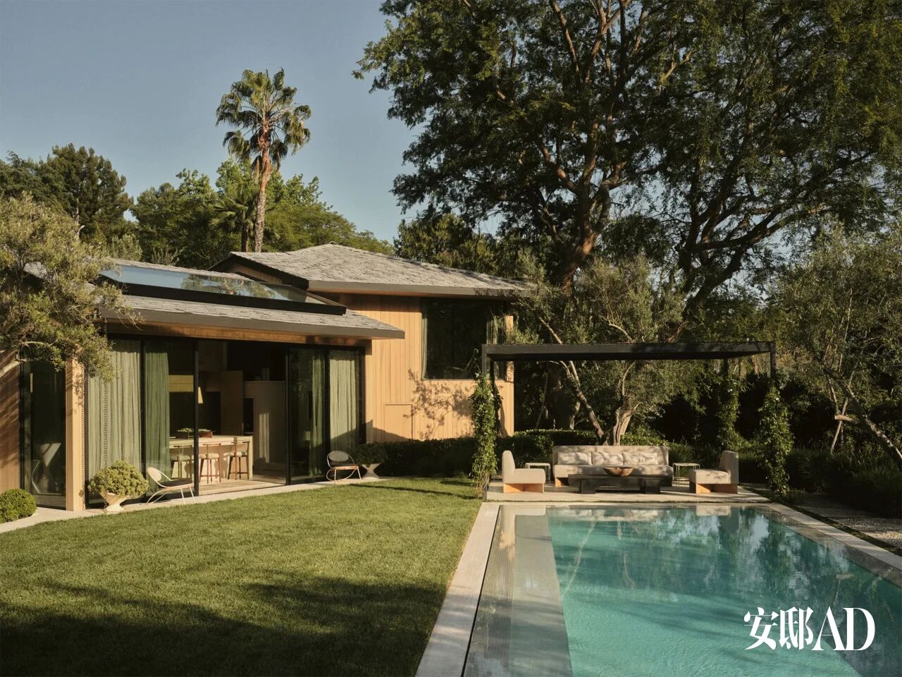 Fear of God创始人的极简主义静奢豪宅丨美国洛杉矶-7