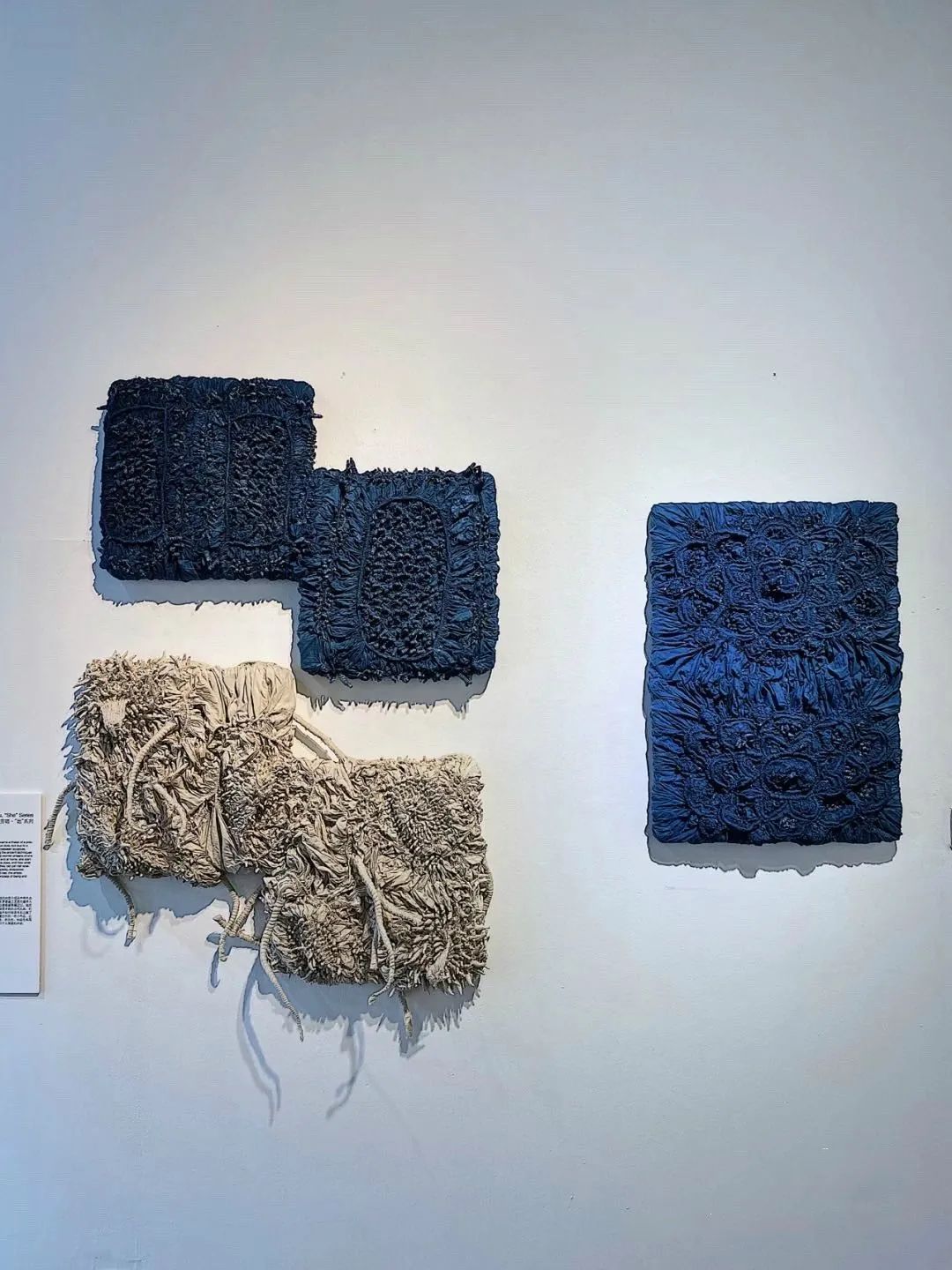 装饰画的选择与空间搭配技巧-38