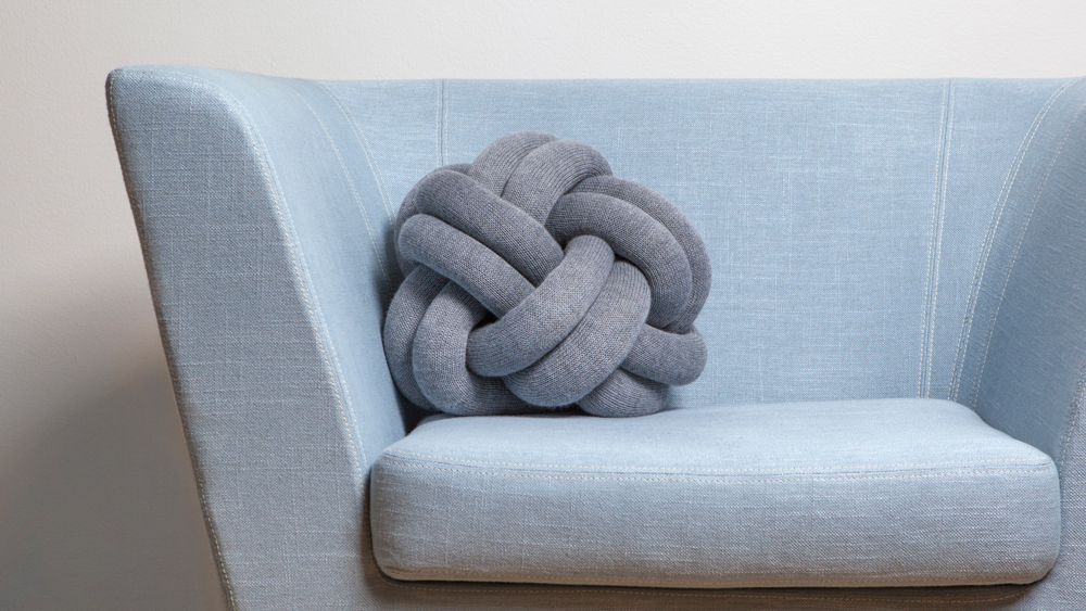 斯德哥尔摩设计屋推出“结垫” | 现代艺术博物馆商店热销-0