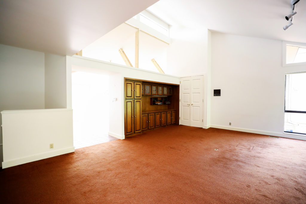 Stagg Mountain Modern楼上家庭房设计-13