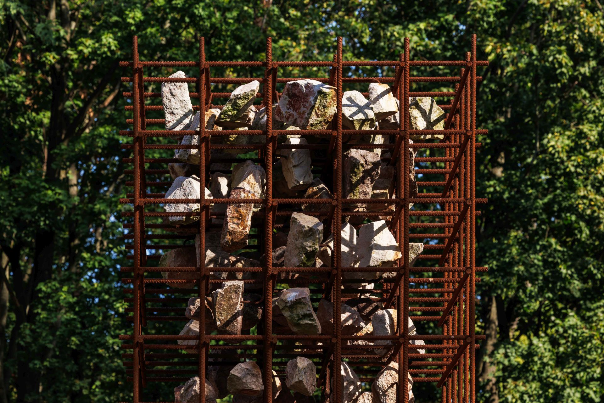 华沙犹太公墓纪念大规模坟墓的纪念碑丨波兰华沙丨Archiworks工作室-24