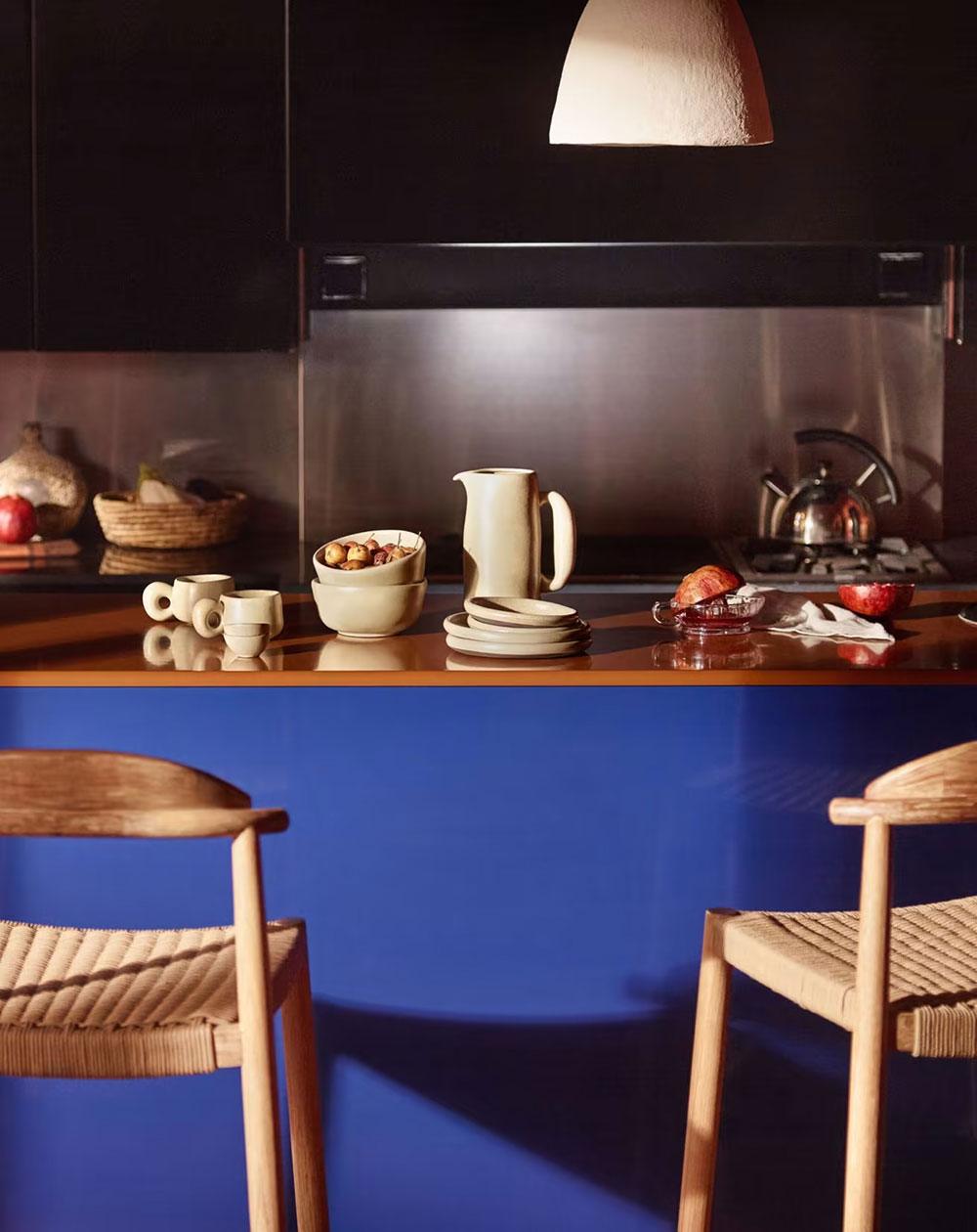 巴塞罗那历史建筑中的时尚秋季家居系列-11