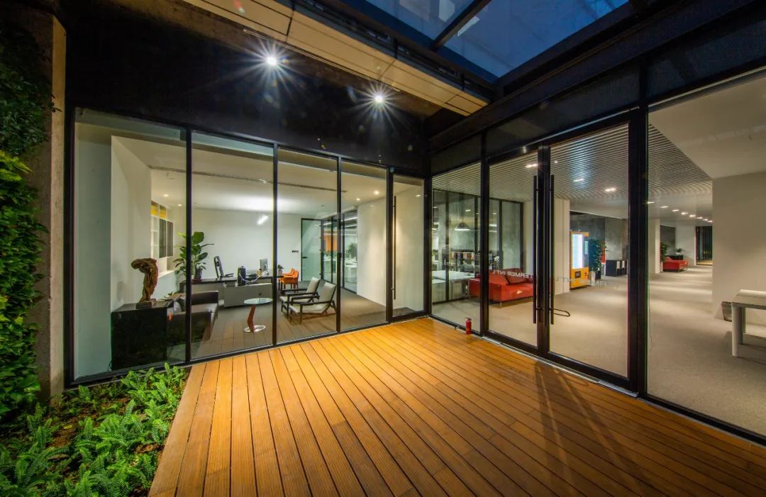 琶洲 CBD 现代工业风设计,超千方露台打造创新办公空间-44