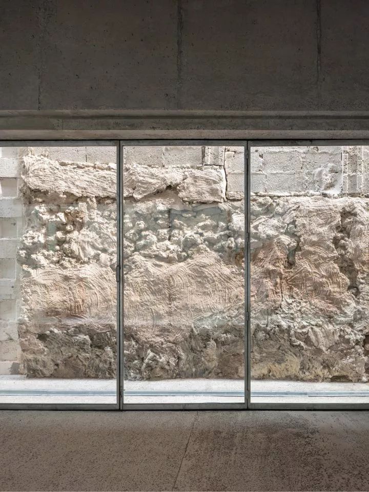 巴林穆哈拉格“建筑遗产之家” | 混凝土与玻璃的互动画廊-11