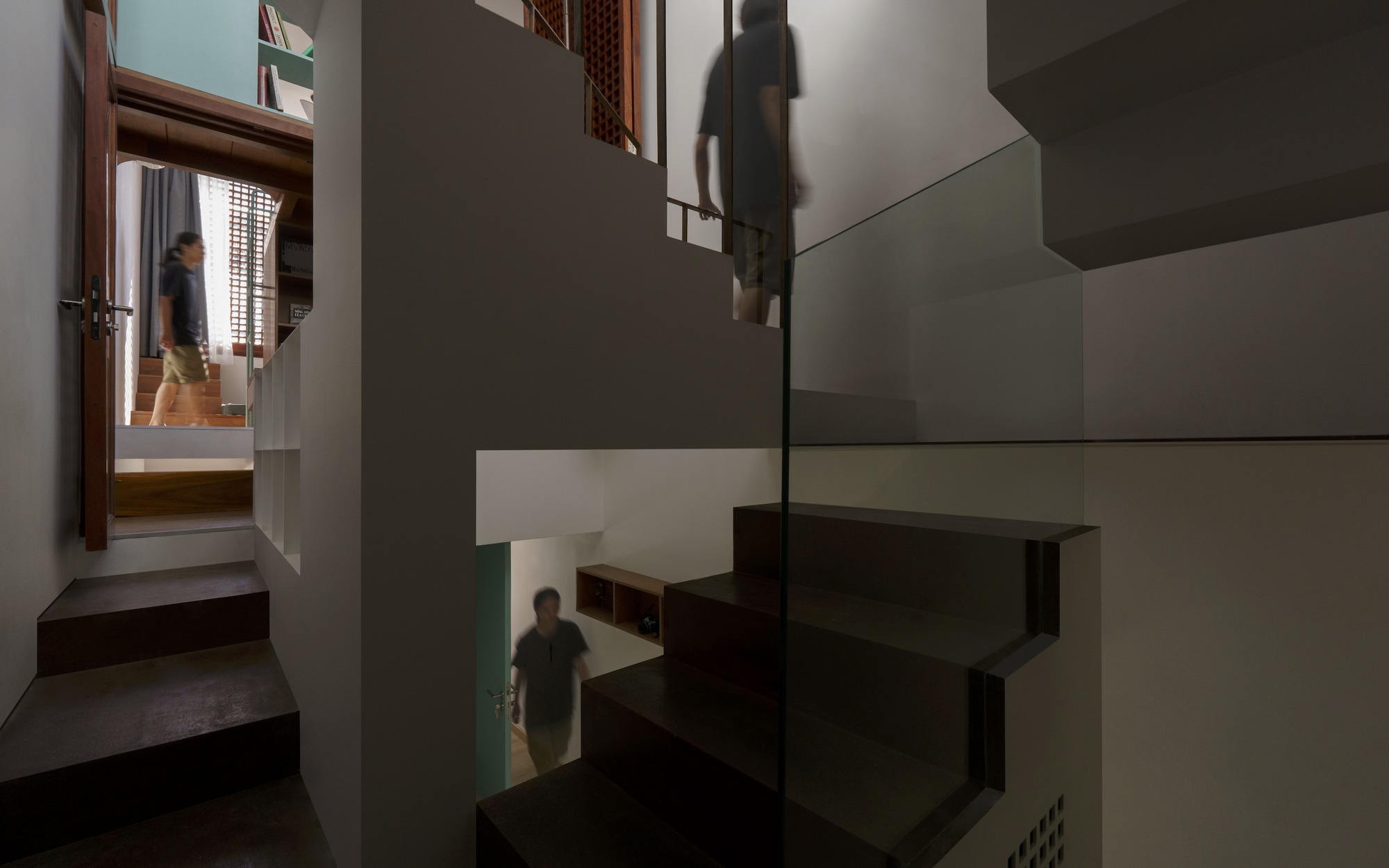 更靠近的房子丨越南胡志明市丨AD+studio-24