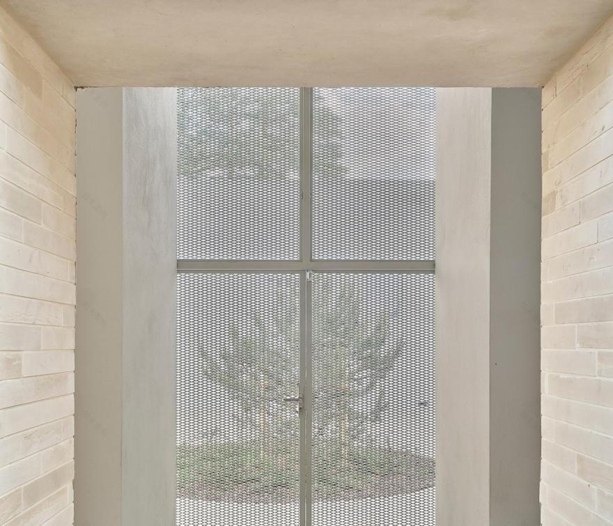 Complejo de columbarios en el cementerio municipal de Radom-15