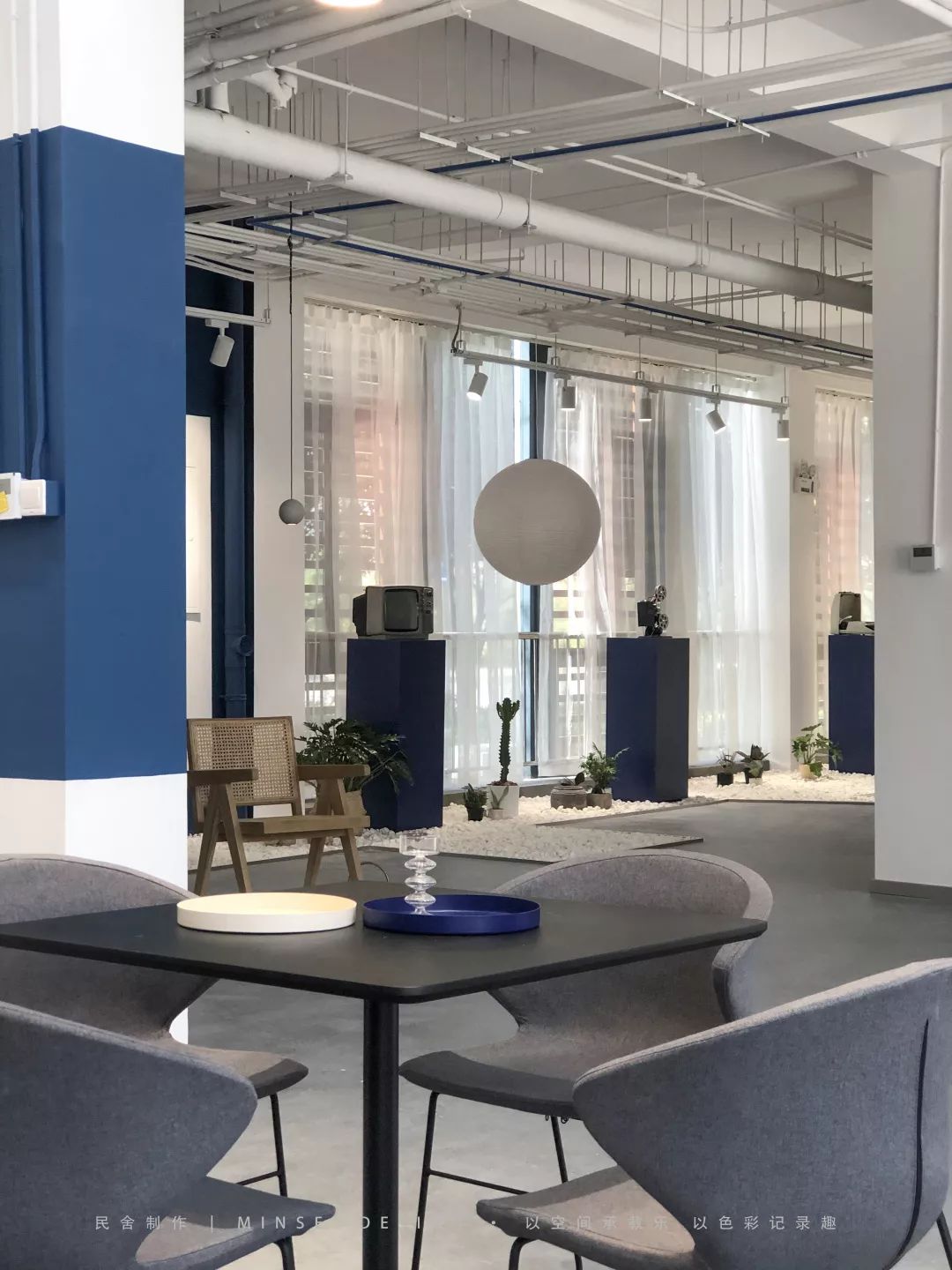 杭州富春江畔的克莱因蓝商业空间-34