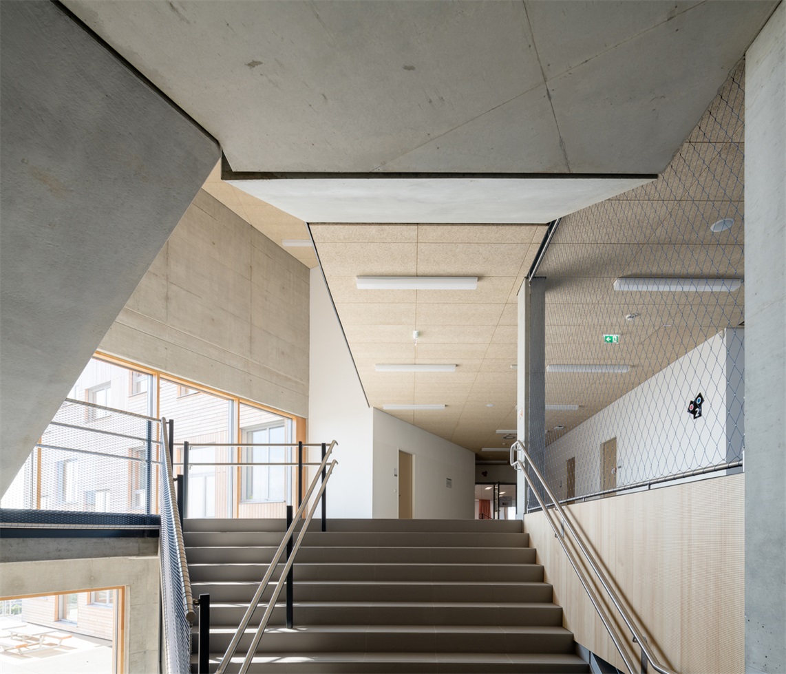 学生和老师的家风车式放射状幼儿园兼小学设计丨戈者设计-7