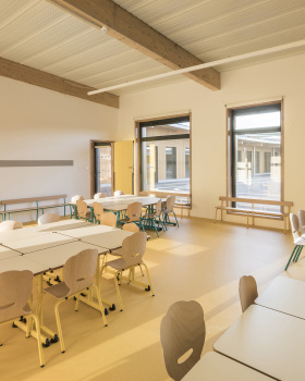 Jean Louis Étienne School 教育建筑设计