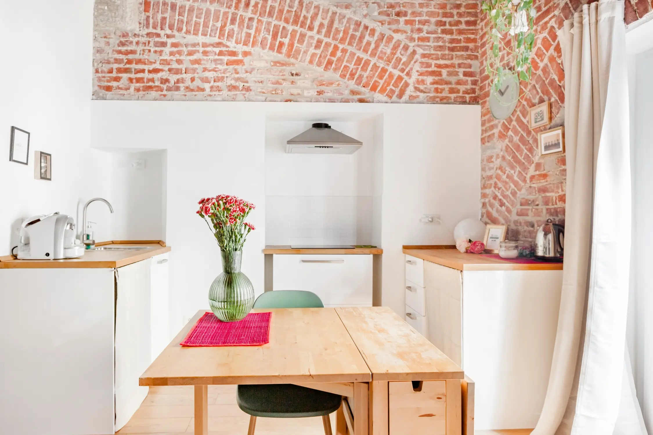 米兰时尚公寓的古砖旧梁魅力-4